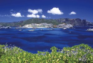 ボニンブルーの海