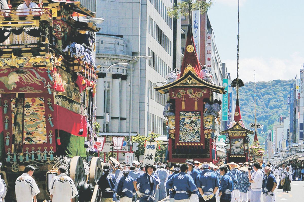京都 祇園祭「宵山」と「山鉾の巡行」